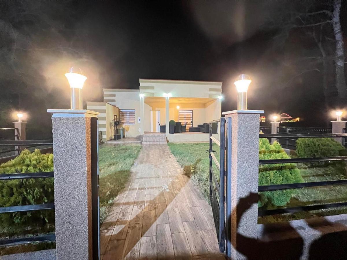 VillaVersa Ulcinj Exteriör bild